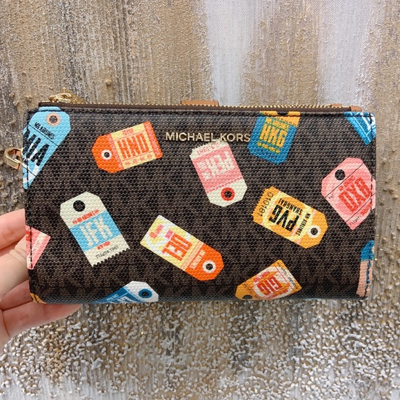 Michael Kors wallet (NWOT)